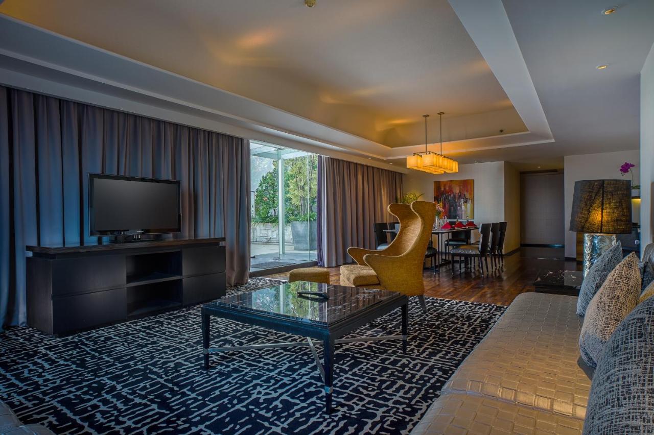 Artotel Ts Suites Surabaya Exterior photo