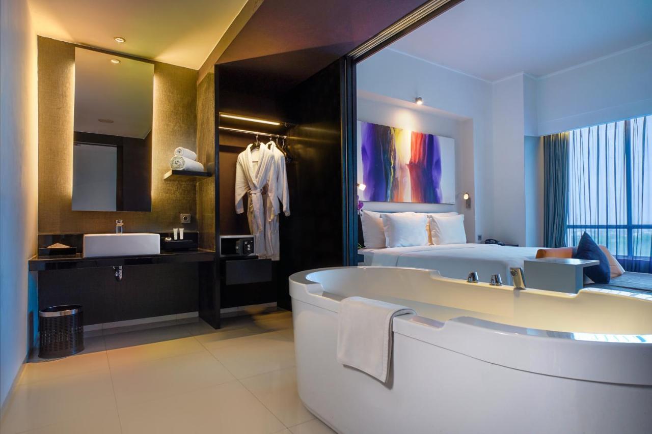 Artotel Ts Suites Surabaya Exterior photo