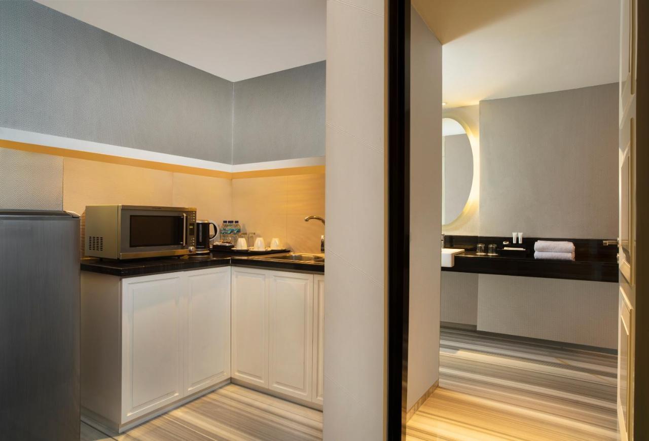Artotel Ts Suites Surabaya Exterior photo